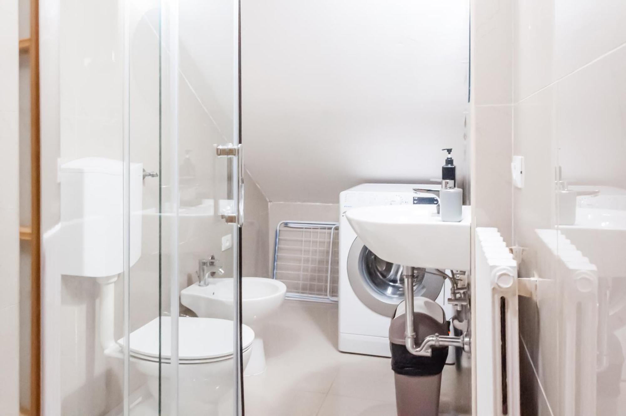 With Private Bathroom Stella 1 *